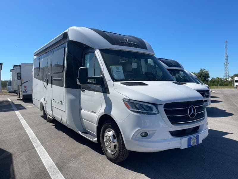 2026 Leisure Travel Vans Unity 24MBL