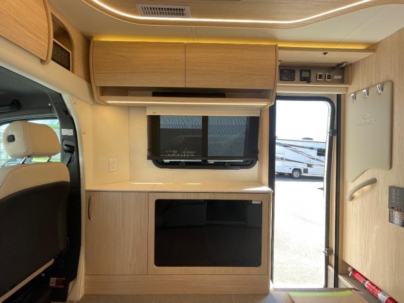2026 Leisure Travel Vans 2026 Leisure Travel Vans Unity - thumbnail 13