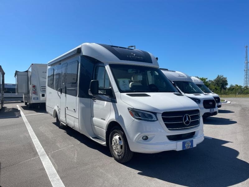 2026 Leisure Travel Vans Unity 24MBL
