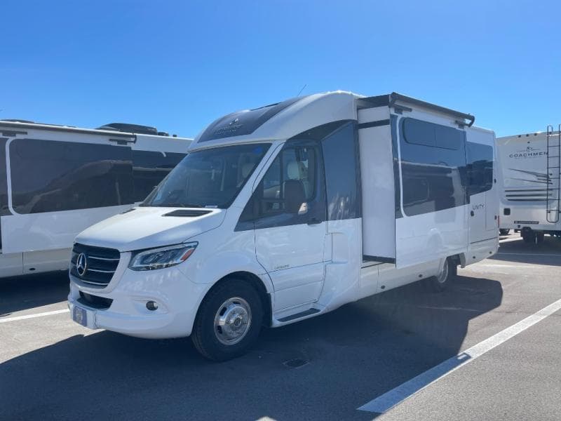 2026 Leisure Travel Vans 2026 Leisure Travel Vans Unity - thumbnail 4