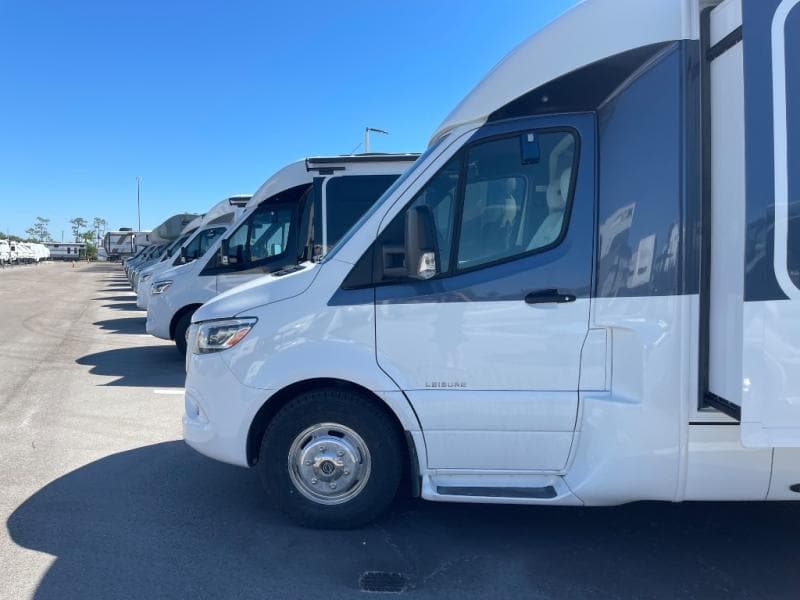 2026 Leisure Travel Vans 2026 Leisure Travel Vans Unity - thumbnail 5