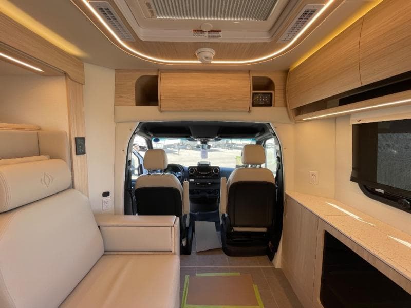 2026 Leisure Travel Vans 2026 Leisure Travel Vans Unity - thumbnail 10