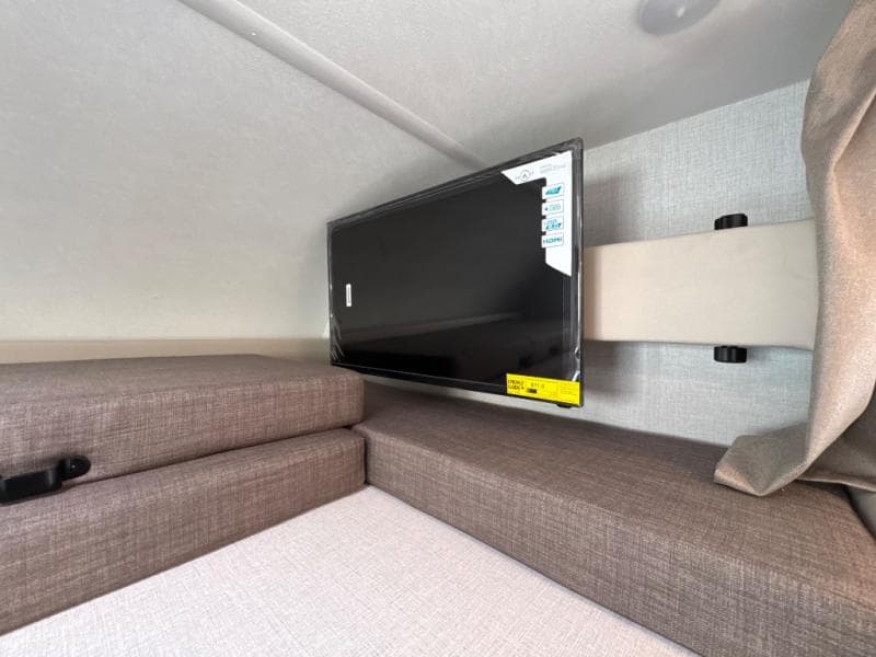 2026 Thor Motor Coach 2026 Thor Motor Coach Chateau - thumbnail 21