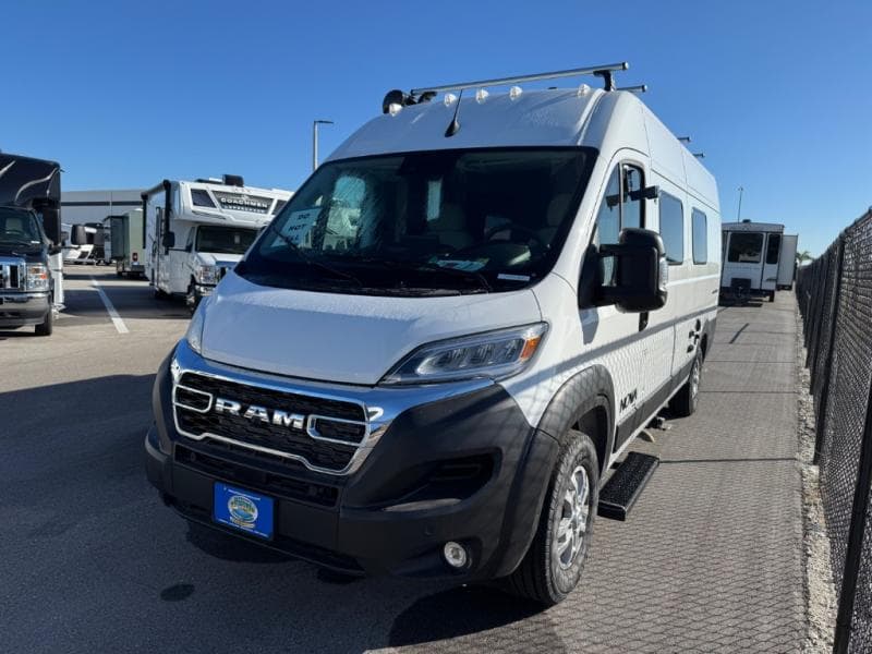 2026 Coachmen 2026 Coachmen Nova - thumbnail 3