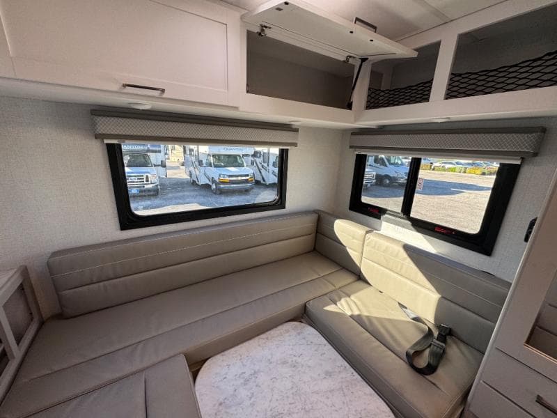 2026 Thor Motor Coach 2026 Thor Motor Coach Chateau - thumbnail 11