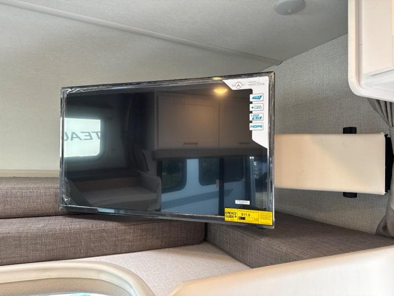 2026 Thor Motor Coach 2026 Thor Motor Coach Chateau - thumbnail 16