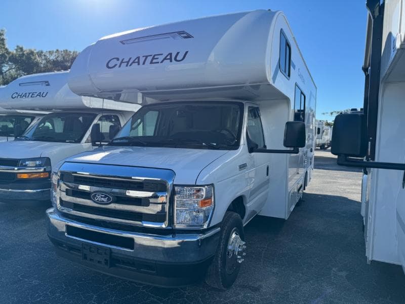 2026 Thor Motor Coach 2026 Thor Motor Coach Chateau - thumbnail 3