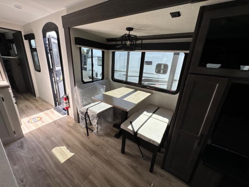 2026 Venture RV 2026 Venture RV SportTrek Touring Edition - thumbnail 20