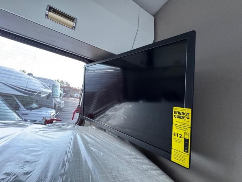 2026 Winnebago 2026 Winnebago Navion - thumbnail 16