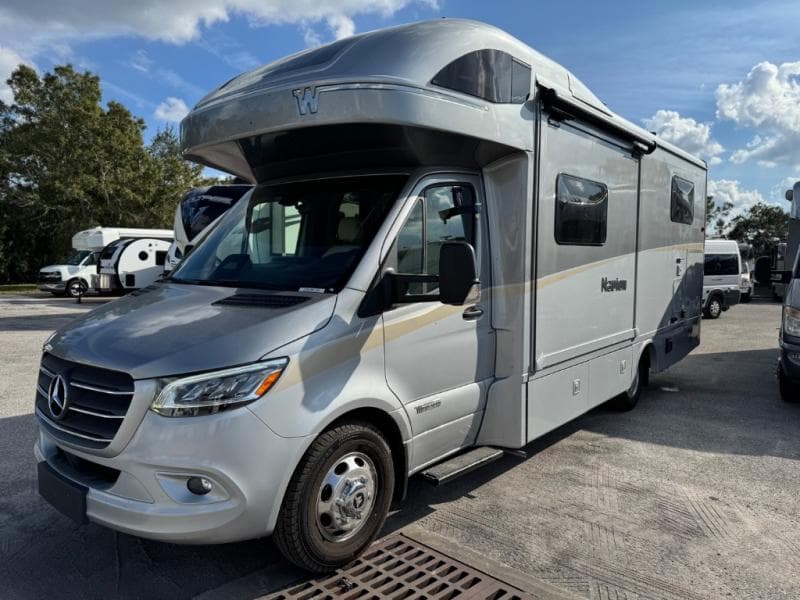 2026 Winnebago 2026 Winnebago Navion - thumbnail 3