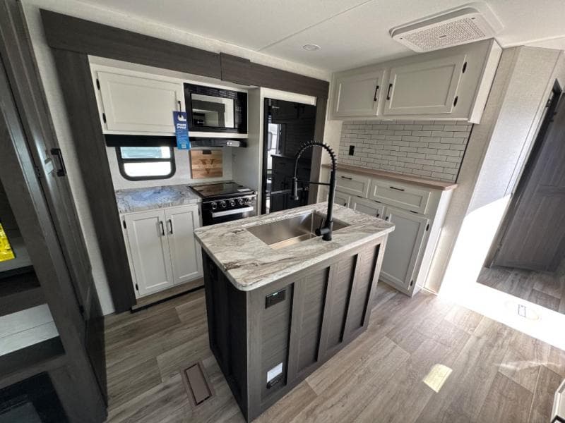 2026 Venture RV 2026 Venture RV SportTrek - thumbnail 12