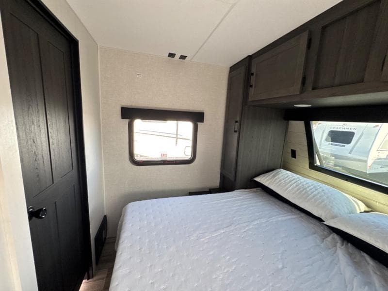 2026 Venture RV 2026 Venture RV SportTrek - thumbnail 19