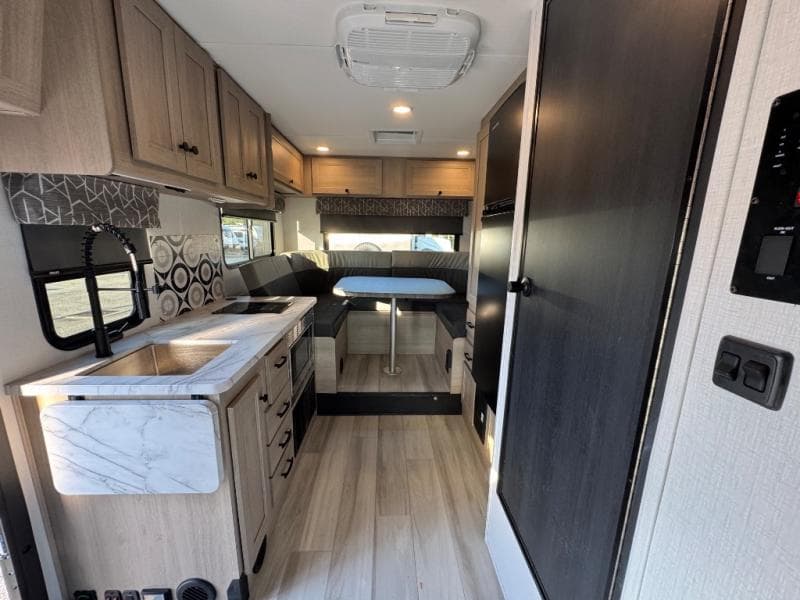 2026 Forest River 2026 Forest River Sunseeker - thumbnail 9