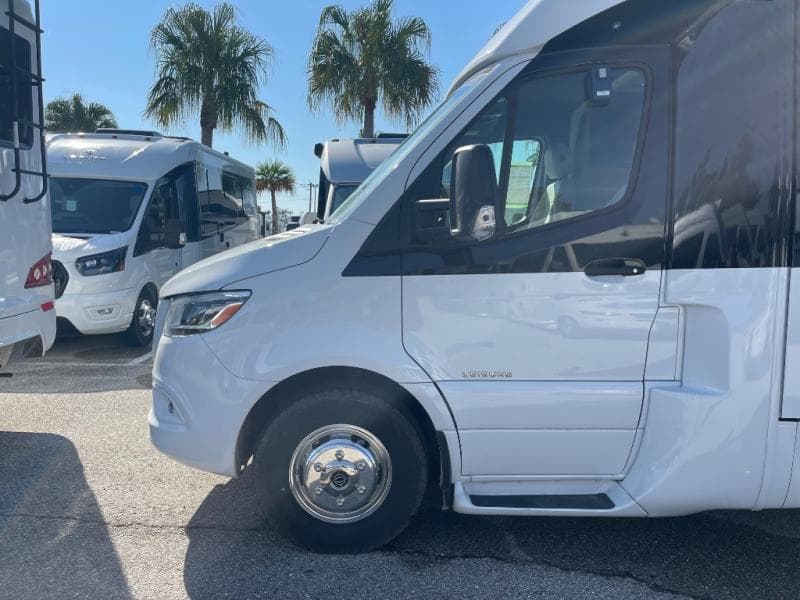 2026 Leisure Travel Vans 2026 Leisure Travel Vans Unity - thumbnail 4