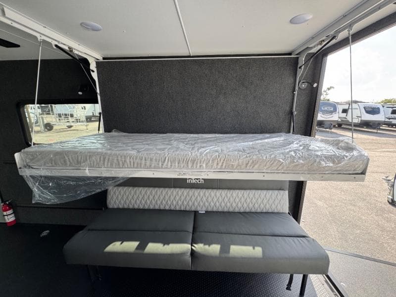 2026 inTech RV 2026 inTech RV Flyer Toy Hauler Expandable - thumbnail 17