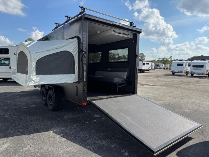 2026 inTech RV 2026 inTech RV Flyer Toy Hauler Expandable - thumbnail 4