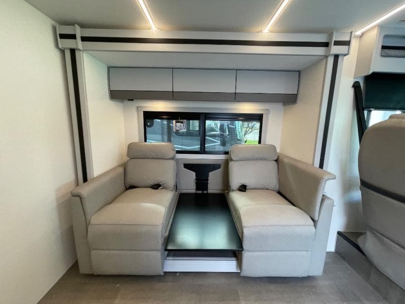 2026 Coachmen 2026 Coachmen Euro - thumbnail 9