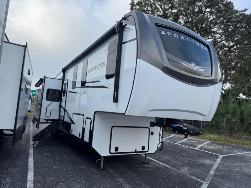 2026 Venture RV SportTrek 5 Touring Edition STTF354VBH