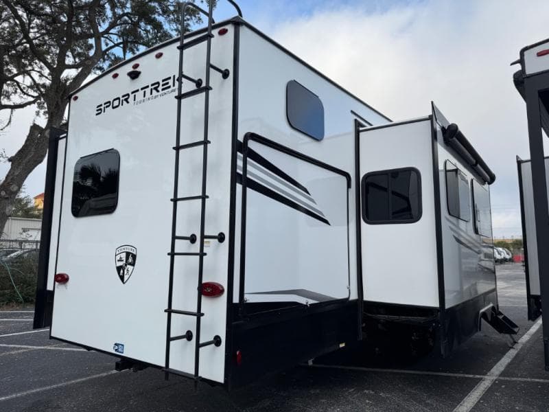 2026 Venture RV 2026 Venture RV SportTrek 5 Touring Edition - thumbnail 5