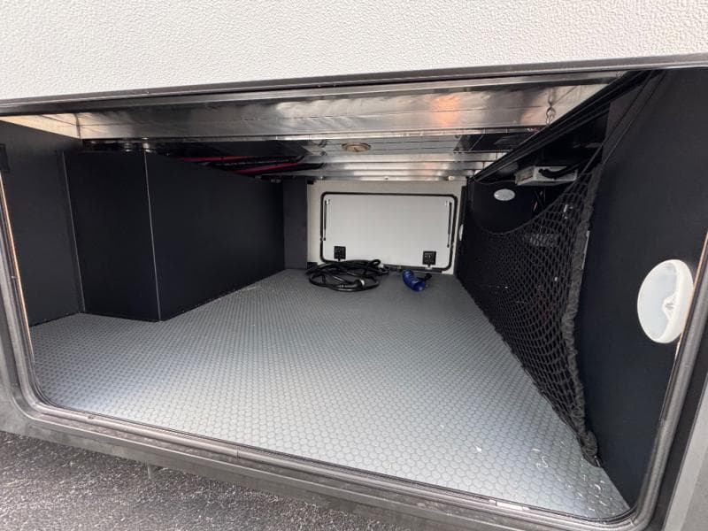 2026 Venture RV 2026 Venture RV SportTrek 5 Touring Edition - thumbnail 7