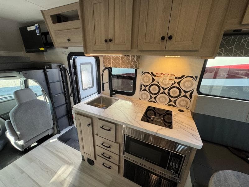 2026 Forest River 2026 Forest River Sunseeker - thumbnail 12