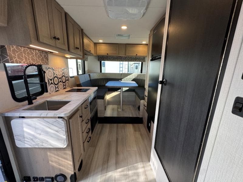 2026 Forest River 2026 Forest River Sunseeker - thumbnail 9