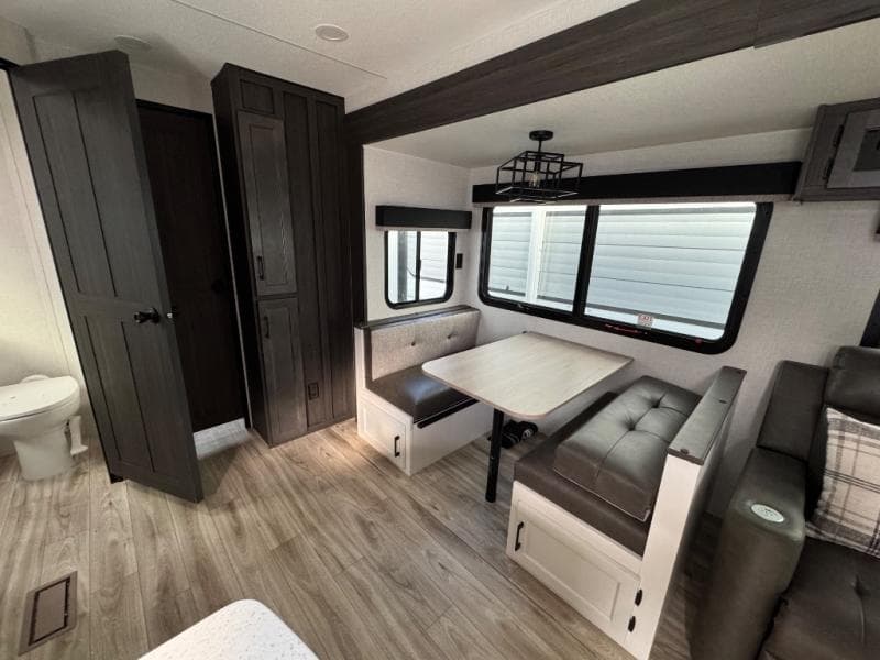 2026 Venture RV 2026 Venture RV SportTrek Touring Edition - thumbnail 13