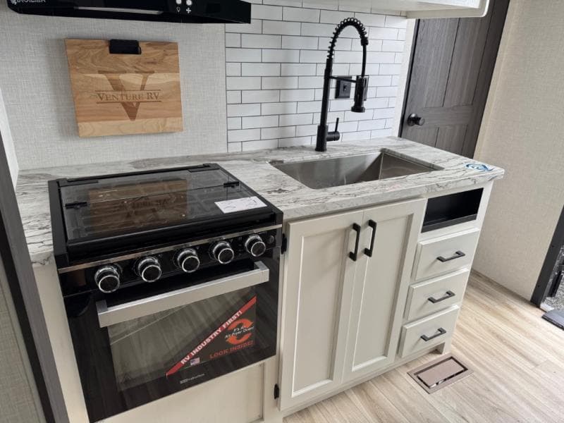 2026 Venture RV 2026 Venture RV SportTrek - thumbnail 12