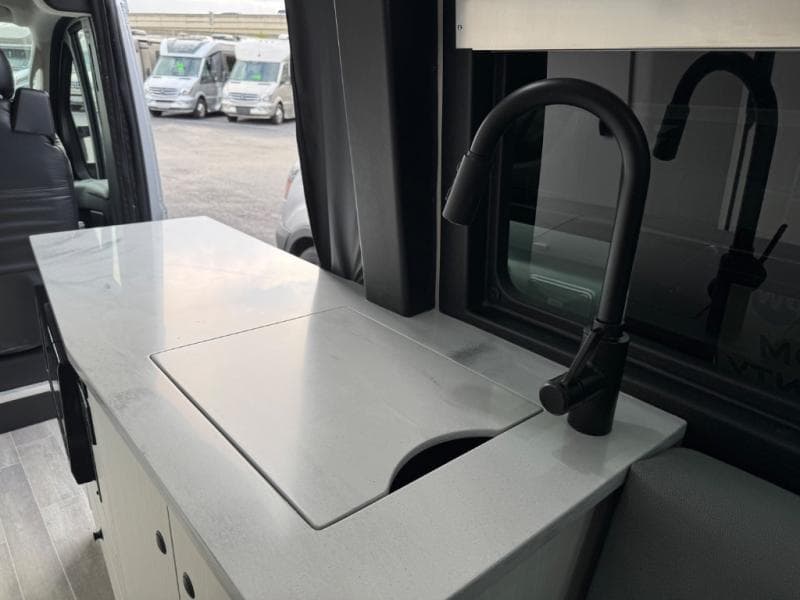 2026 Pleasure-Way 2026 Pleasure-Way Lexor - thumbnail 13