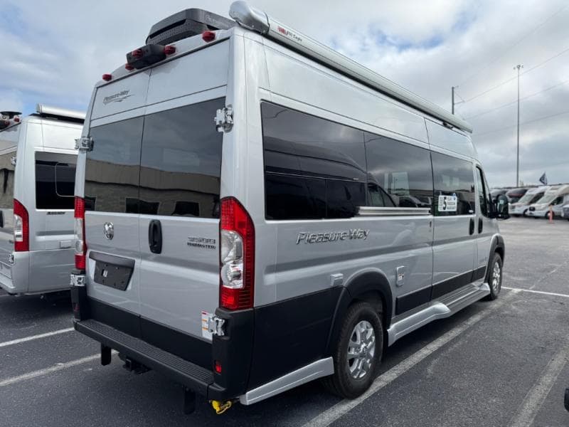 2026 Pleasure-Way 2026 Pleasure-Way Lexor - thumbnail 5