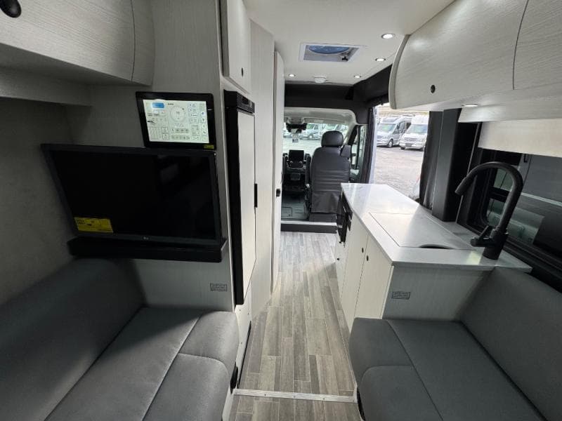 2026 Pleasure-Way 2026 Pleasure-Way Lexor - thumbnail 8