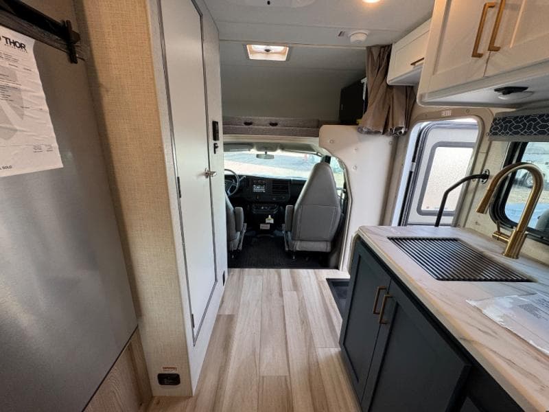 2026 Thor Motor Coach 2026 Thor Motor Coach Quantum - thumbnail 9