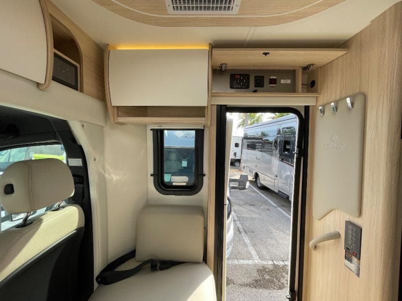 2026 Leisure Travel Vans 2026 Leisure Travel Vans Unity - thumbnail 11