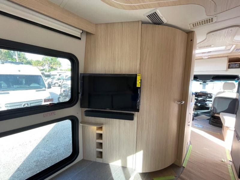 2026 Leisure Travel Vans 2026 Leisure Travel Vans Unity - thumbnail 17