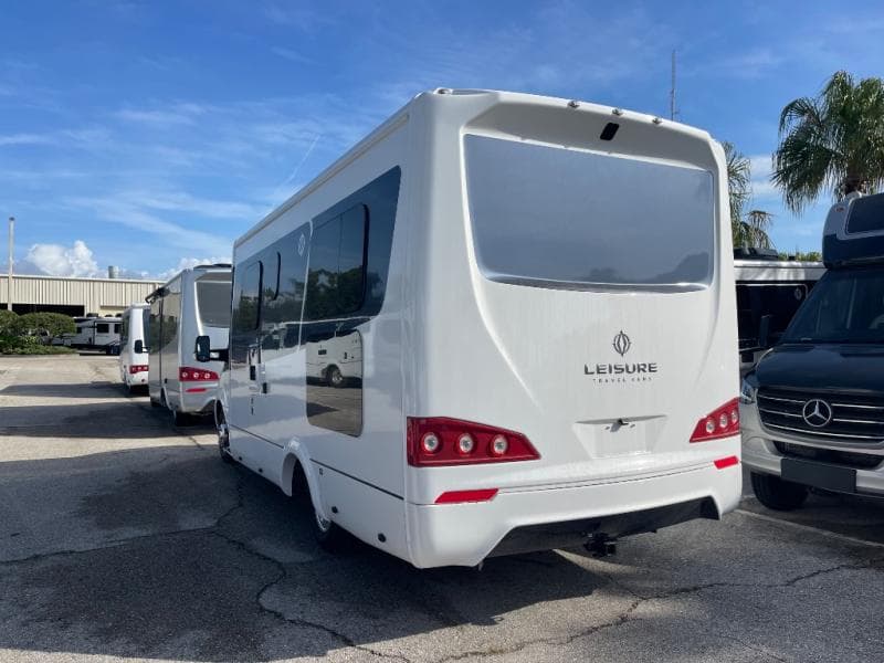 2026 Leisure Travel Vans 2026 Leisure Travel Vans Unity - thumbnail 7