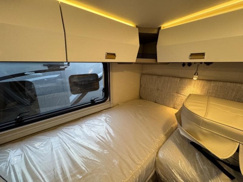 2026 Winnebago 2026 Winnebago Navion - thumbnail 13