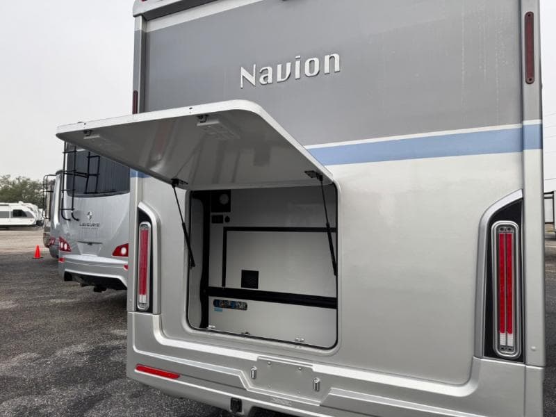 2026 Winnebago 2026 Winnebago Navion - thumbnail 6