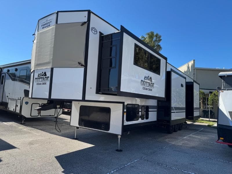 2026 Forest River 2026 Forest River CEDAR CREEK COTTAGE - thumbnail 3