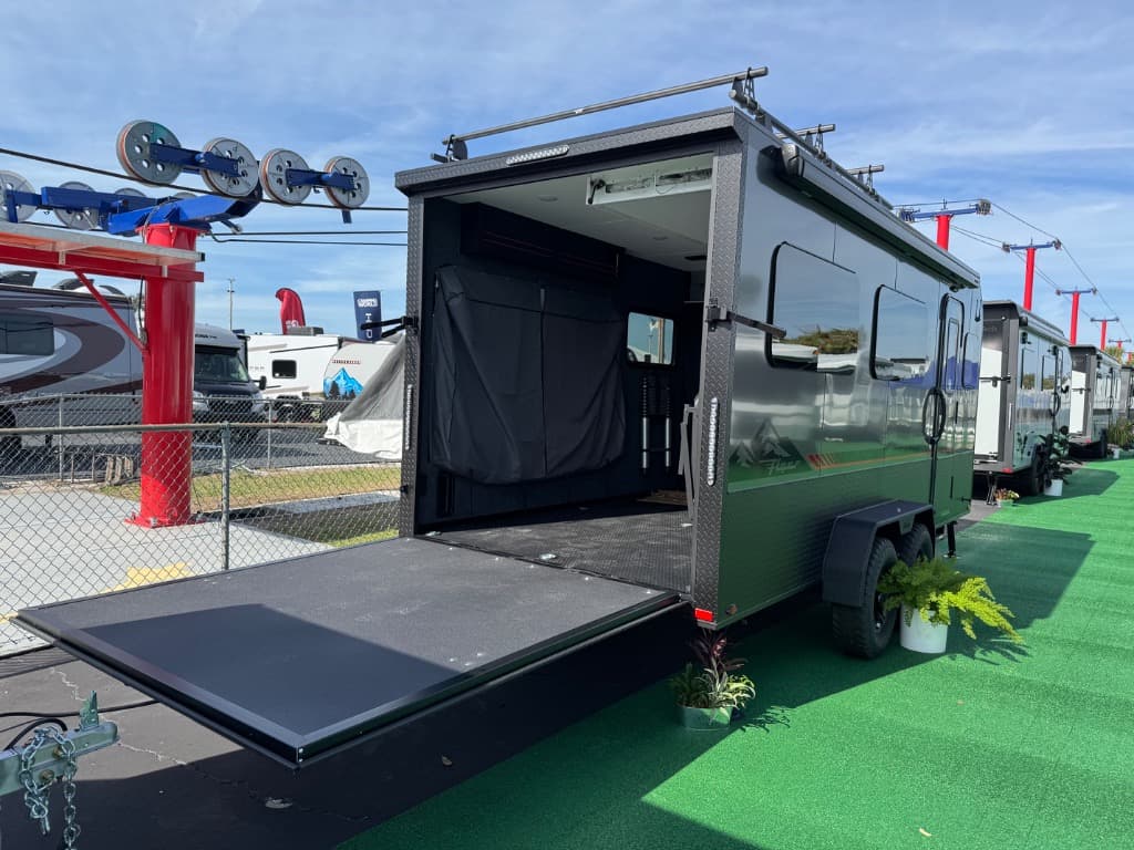 2026 inTech RV 2026 inTech RV Flyer Toy Hauler Expandable - thumbnail 4