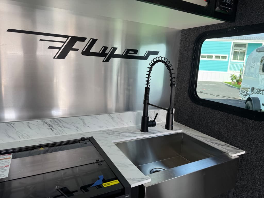 2026 inTech RV 2026 inTech RV Flyer Toy Hauler Expandable - thumbnail 10