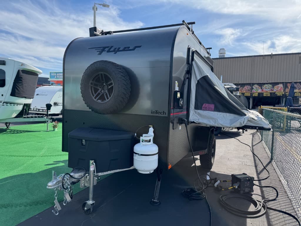 2026 inTech RV 2026 inTech RV Flyer Toy Hauler Expandable - thumbnail 3