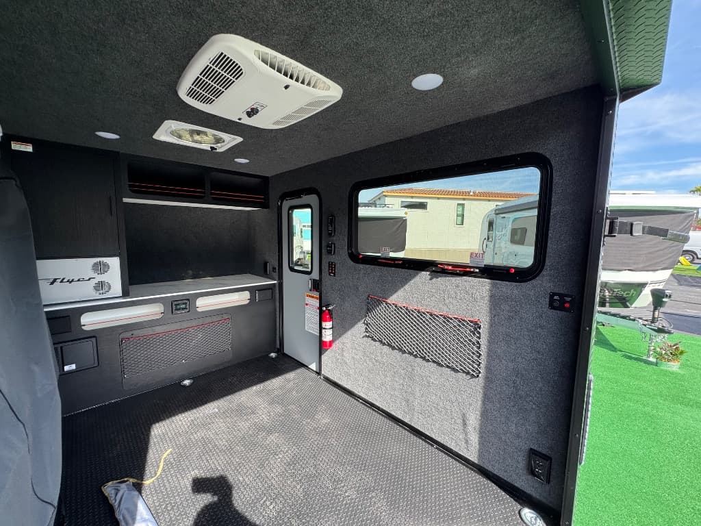2026 inTech RV 2026 inTech RV Flyer Toy Hauler Expandable - thumbnail 7