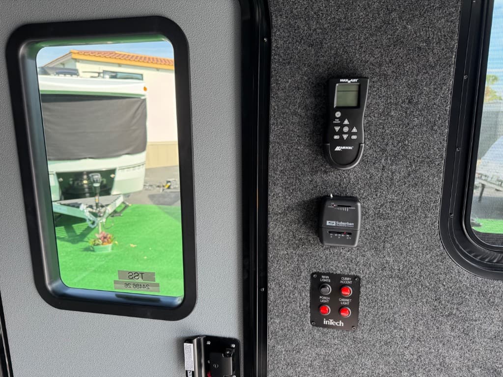 2026 inTech RV 2026 inTech RV Flyer Toy Hauler Expandable - thumbnail 10