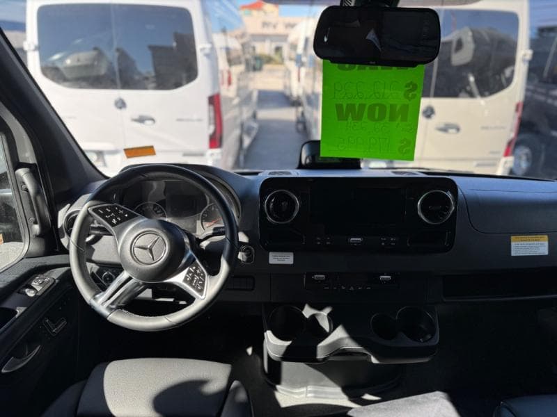 2027 Renegade 2027 Renegade Villagio - thumbnail 6