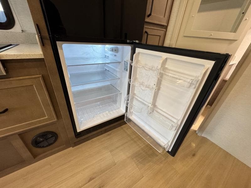 2027 Renegade 2027 Renegade Villagio - thumbnail 12