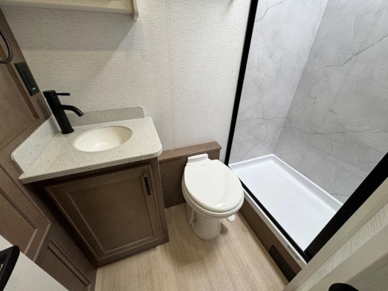 2027 Renegade 2027 Renegade Villagio - thumbnail 17