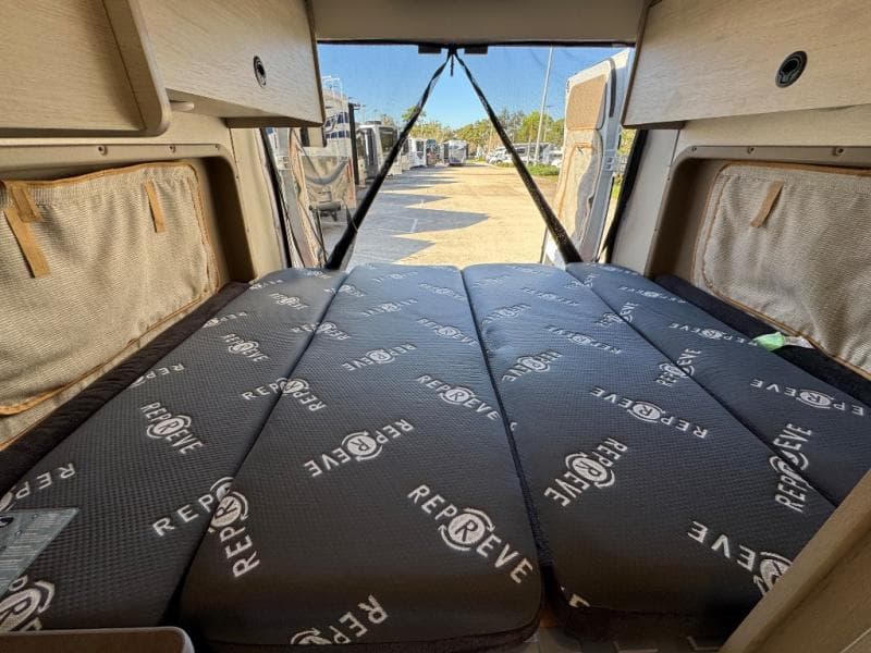 2026 Winnebago 2026 Winnebago Solis - thumbnail 16