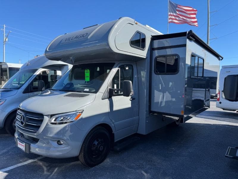 2027 Renegade 2027 Renegade Villagio - thumbnail 3