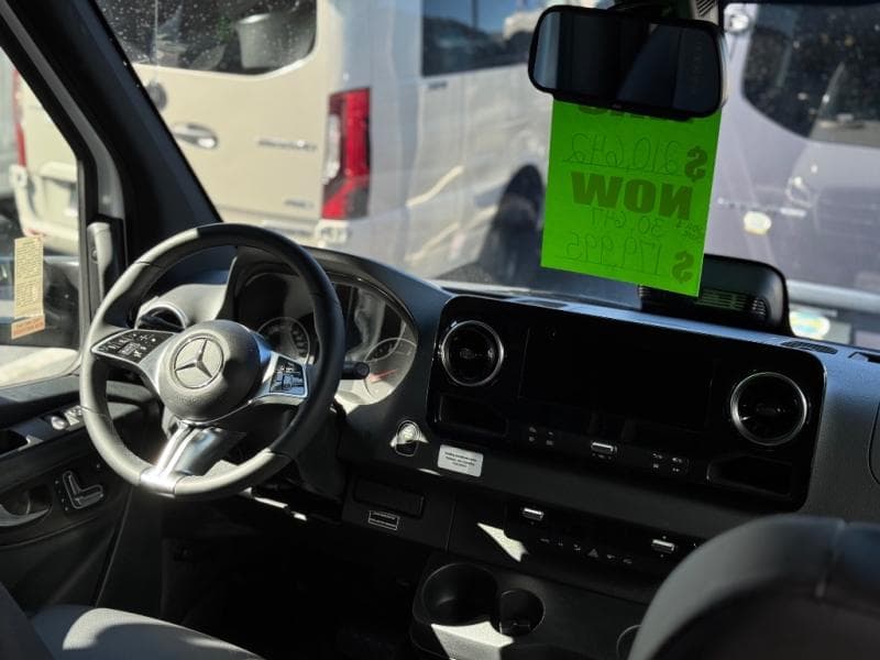 2027 Renegade 2027 Renegade Villagio - thumbnail 5