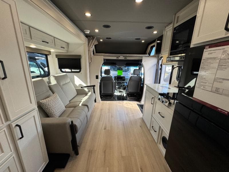 2027 Renegade 2027 Renegade Villagio - thumbnail 7